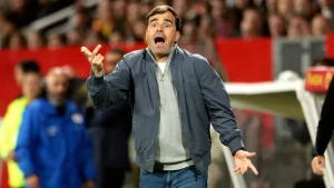 Leverkusen oficializó a Carles Martínez: llega como DT hasta 2028