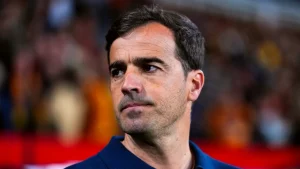 Leverkusen sorpresivo: Carles Martínez, a un paso de ser el nuevo DT